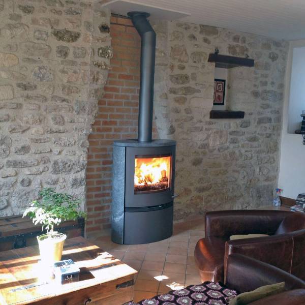Promotion sur les poêle à bois scandinave Thermatech TT22 à bûches de 50 prés de Bordeaux et Mérignac